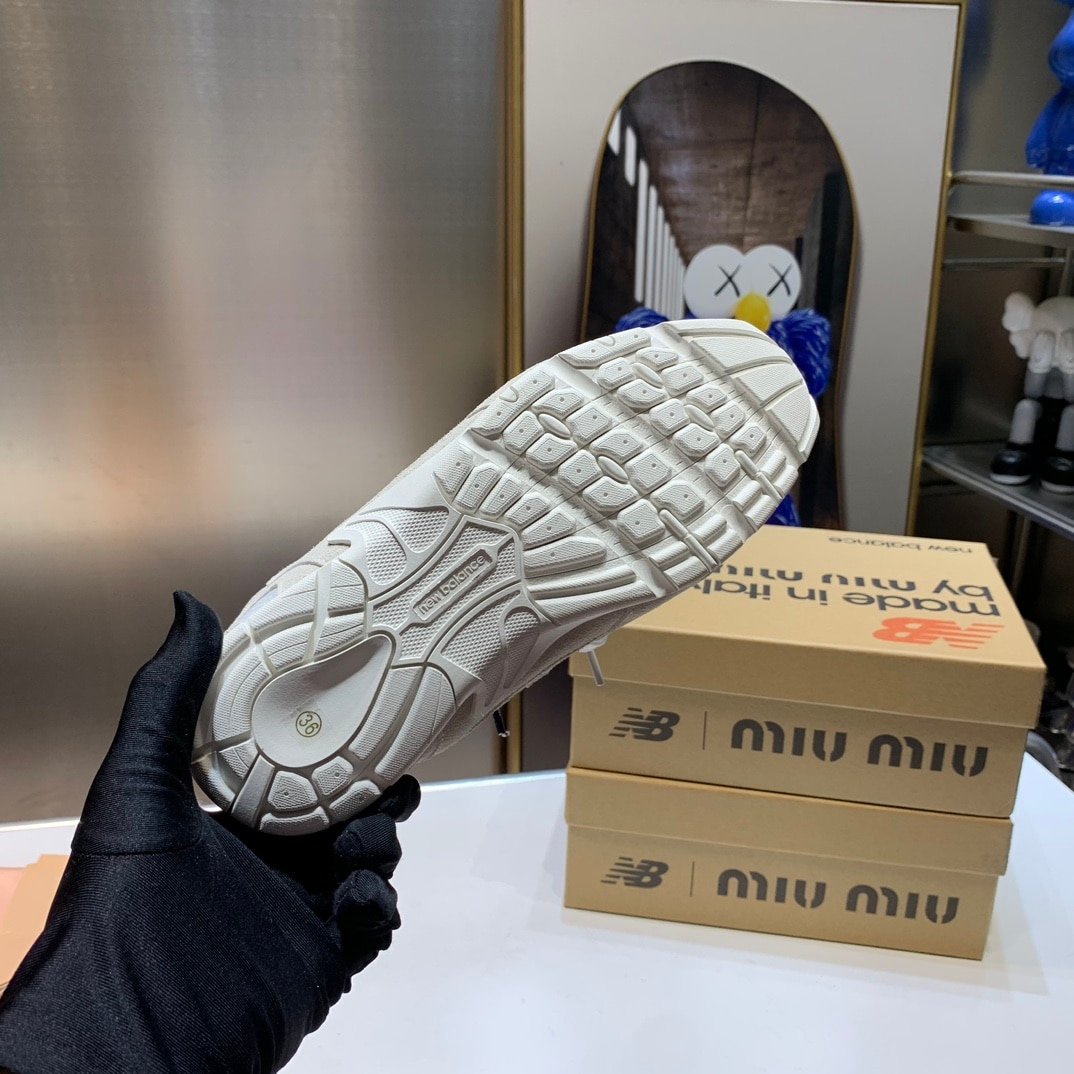 Miu Miu X New Balance 530 Sl White 5E165E 3D8C F0009 F Bd05