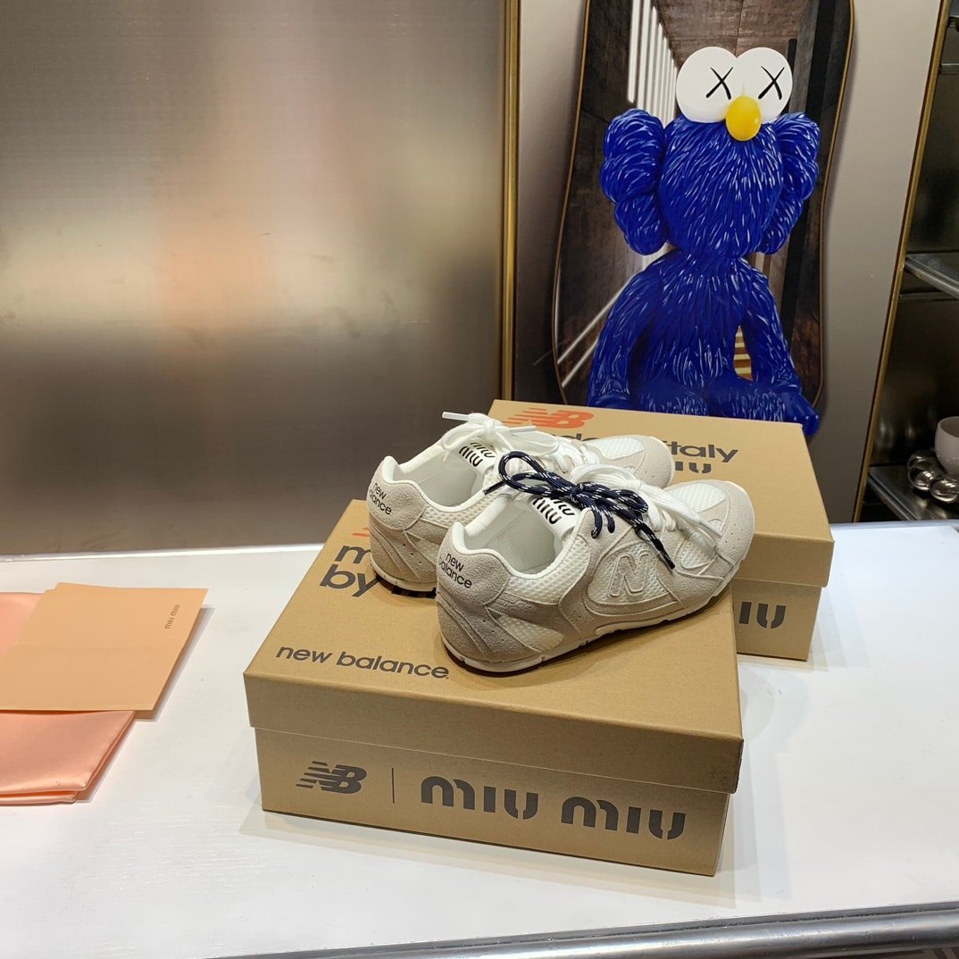 Miu Miu X New Balance 530 Sl White 5E165E 3D8C F0009 F Bd05