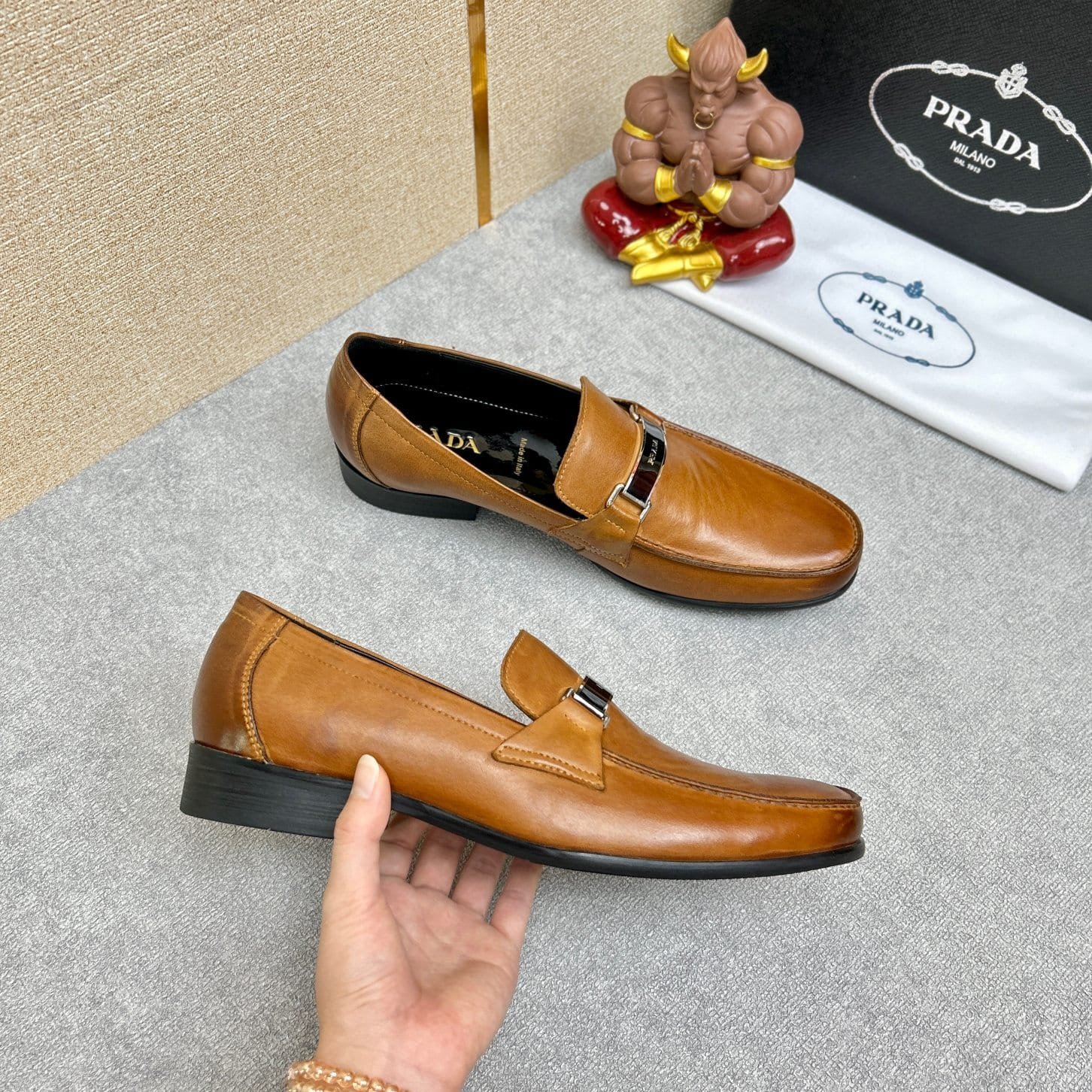 Pra*a Brushed Leather Loafer Plate Bit Logo Brown