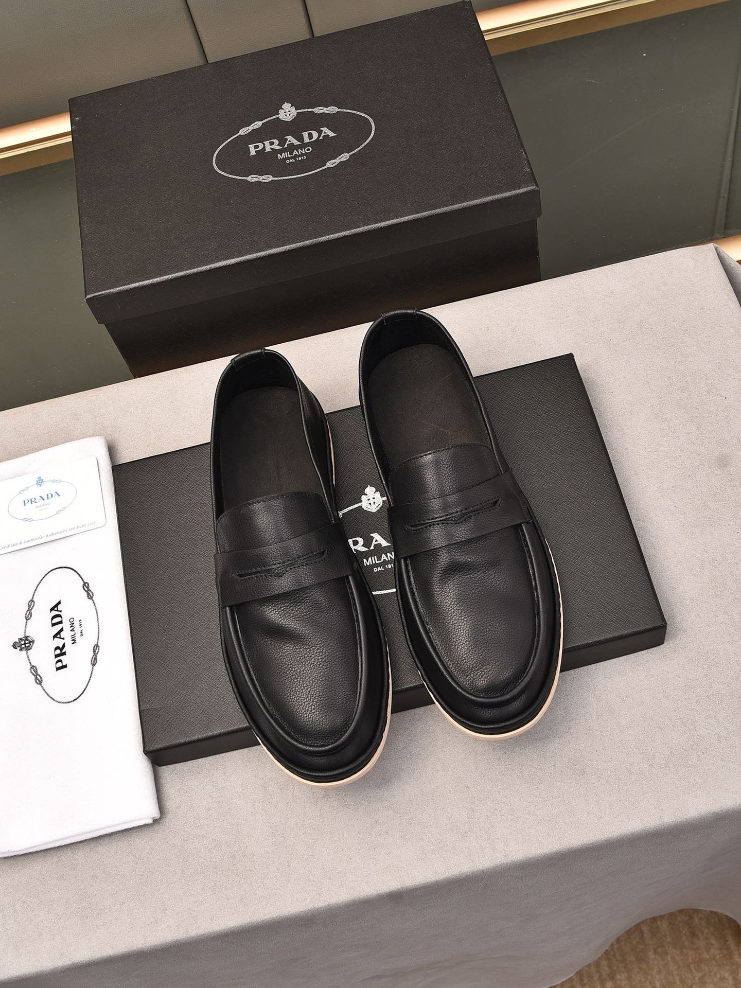Pra*a Men’S Flat Loafers Leather Black