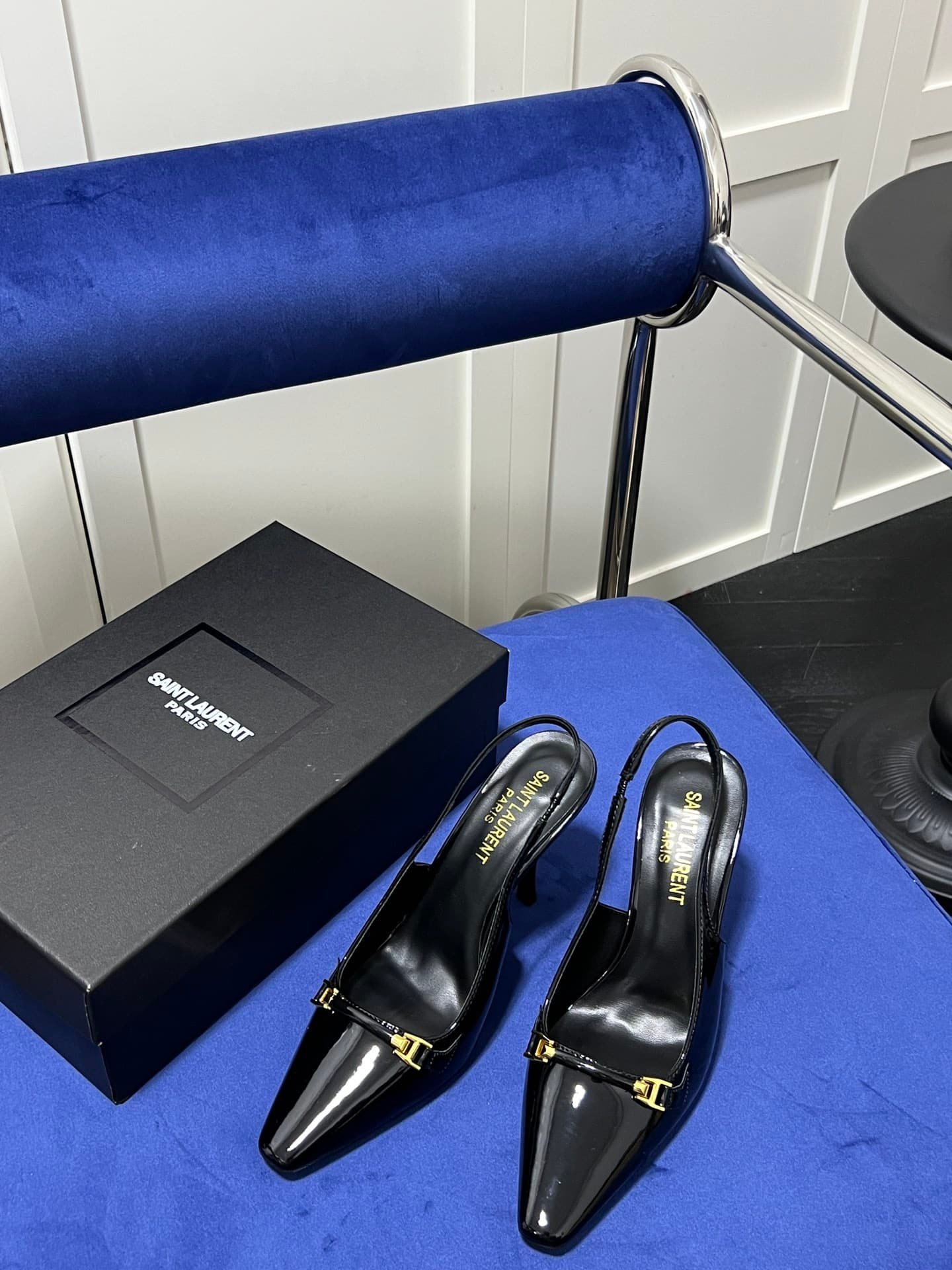 Sa1nt Lau*nt Blade Patent Leather Pumps