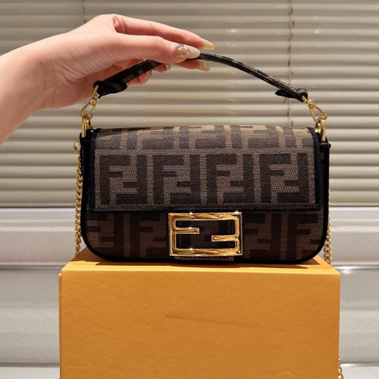 F**di Baguette Mini Brown Ff Jacquard Fabric Bag 20Cm 8Bs017A6V5F17U4
