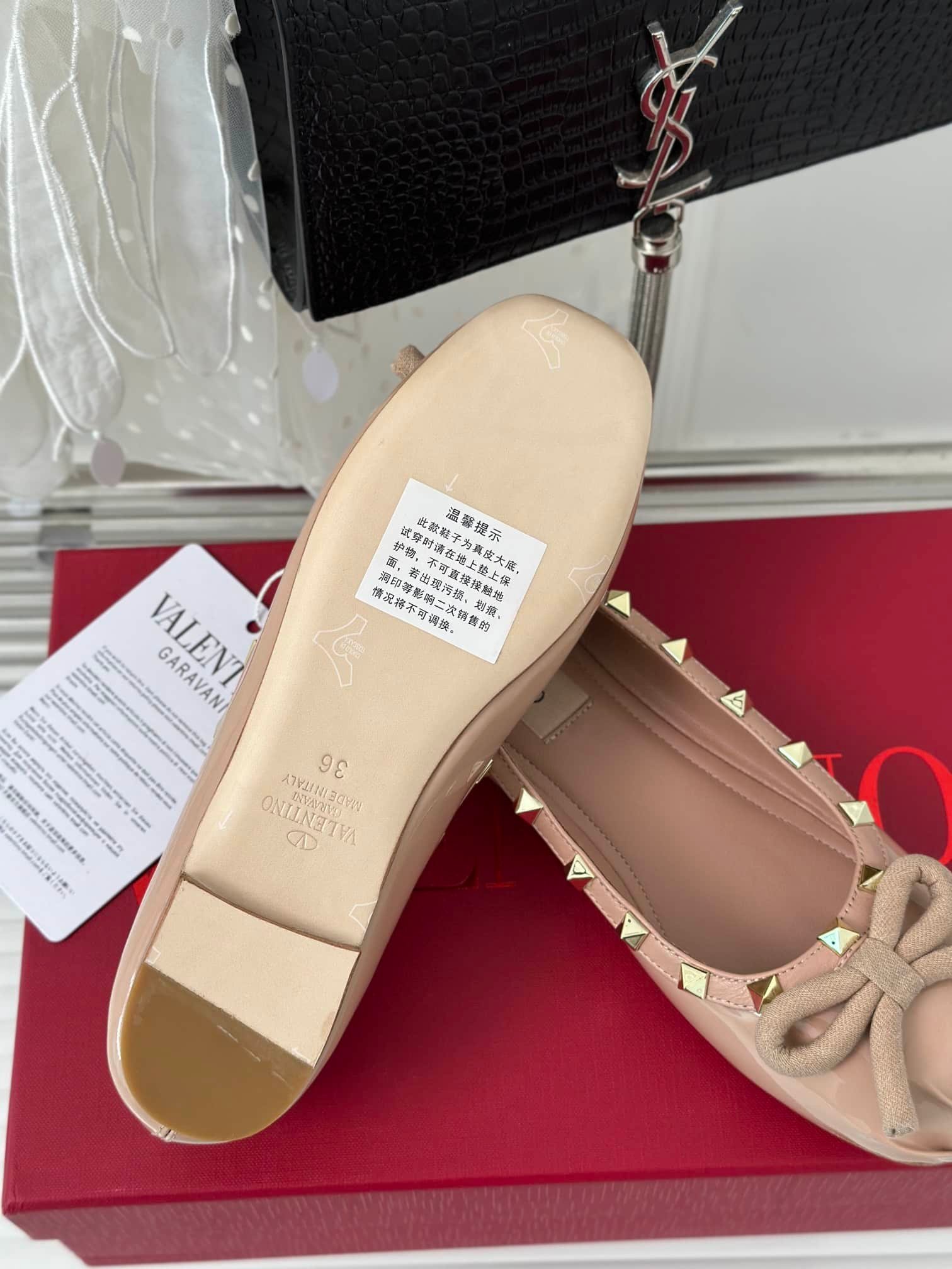 Va1e*ntin0 Garavani Rockstud Patent Leather Ballerina Rose Cannelle 3W2S0Hq5Vnw Gf9