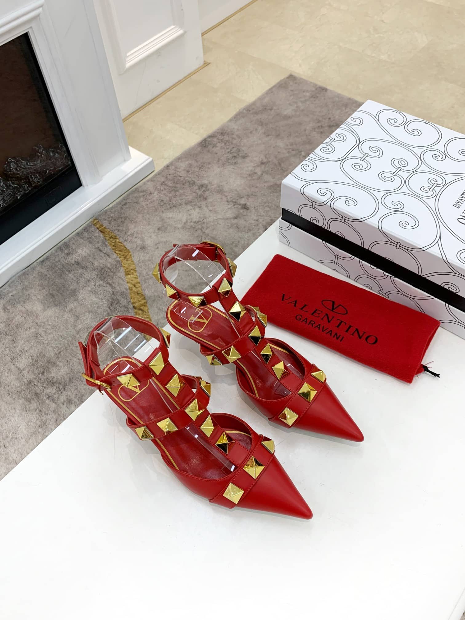 Va1e*ntin0 Garavani Roman Stud Kitten Heel Pumps Red