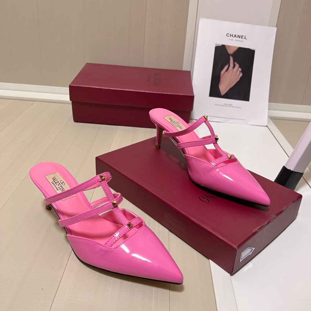 Va1e*ntin0 Garavani Rockstud Wispy Mule In Calfskin Magenta