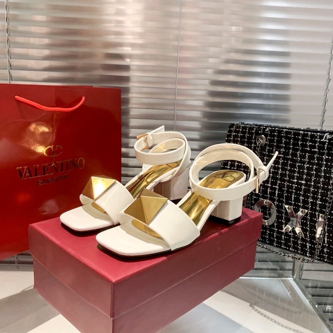 Va1e*ntin0 Garavani One Stud Leather Sandals White