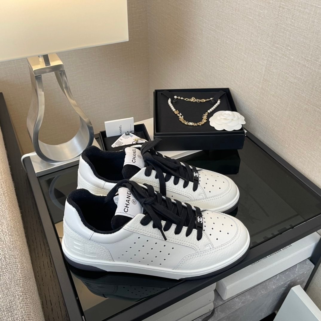 Ch**el Runner Trainer Sneakers White And Black G35934