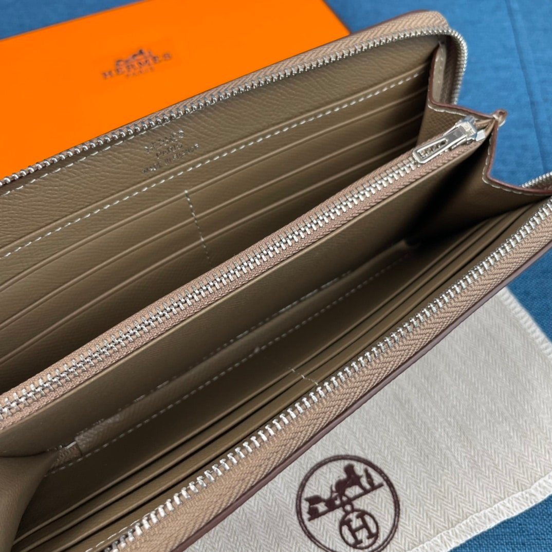 H**me5 Evelyne Chevre Leather Zip Long Wallet Grey 19Cm
