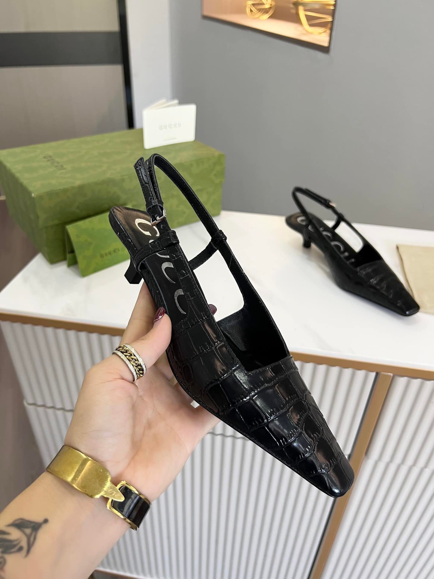 Gvc*1 Women’S Crocodile Print Pump Black 674666 Ukq00 1000