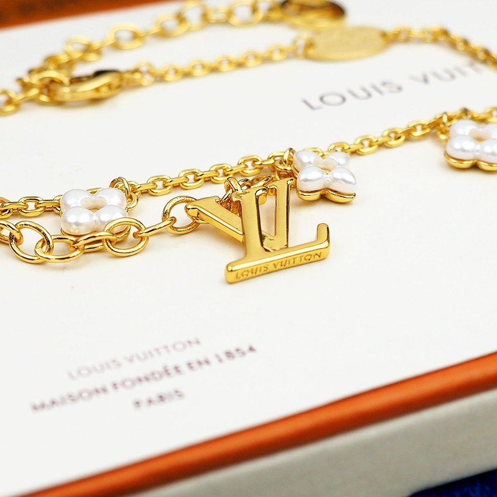 L0vis Vvtt0n Lv Floragram Bracelet Gold M0940A